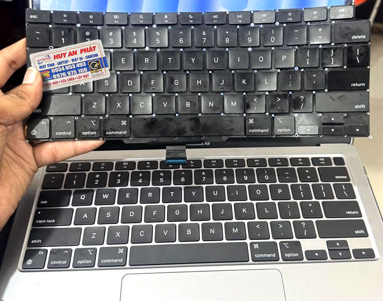 Thay bàn phím Macbook Air